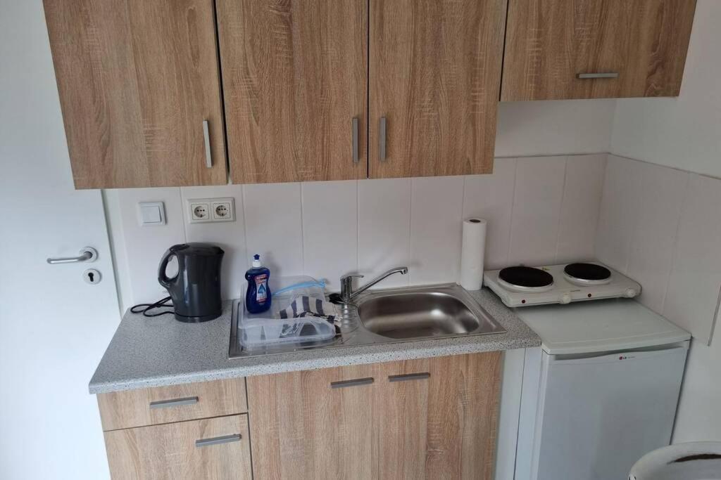 Ferienwohnung/Monteurwohnung Alte Garage Ahnatal Exteriör bild