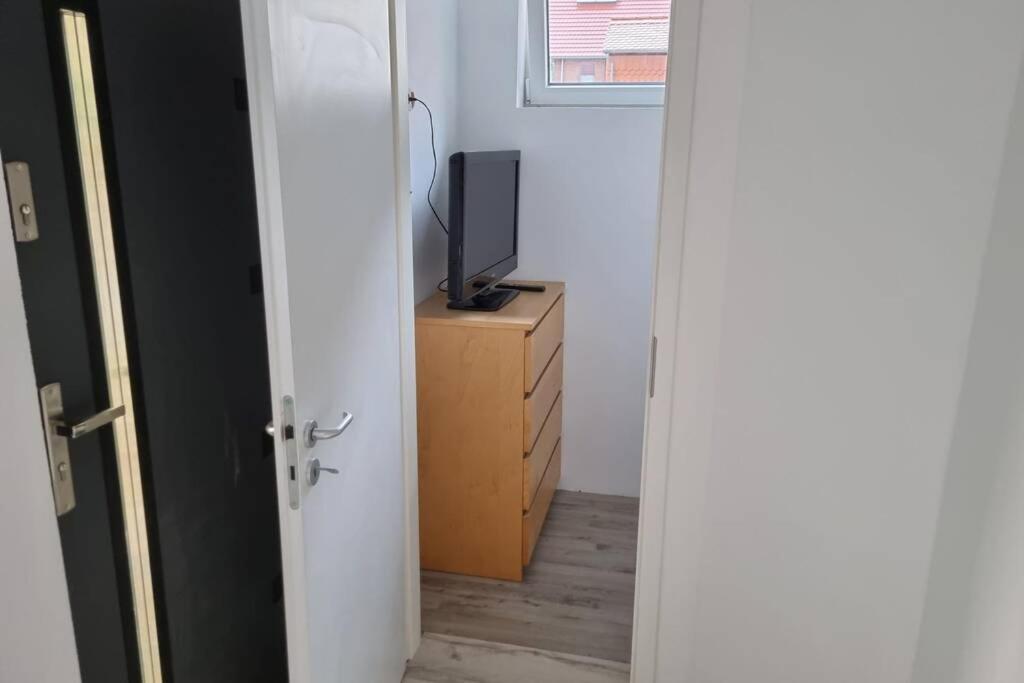 Ferienwohnung/Monteurwohnung Alte Garage Ahnatal Exteriör bild