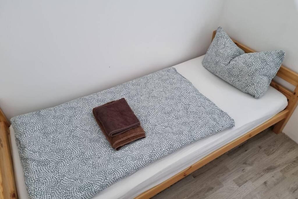 Ferienwohnung/Monteurwohnung Alte Garage Ahnatal Exteriör bild